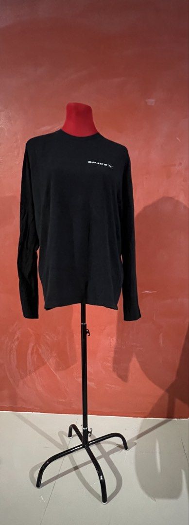 Plus size (Category: Longsleeves) located in Binan City. Submitted by prelovedplussizefashion (Listing ID 1466236571, Image 2). Description: 80kg to 90kg plus size body US size 16-18 EU 50-52 Bust 40”- 43.5” Waist 33”-36”.