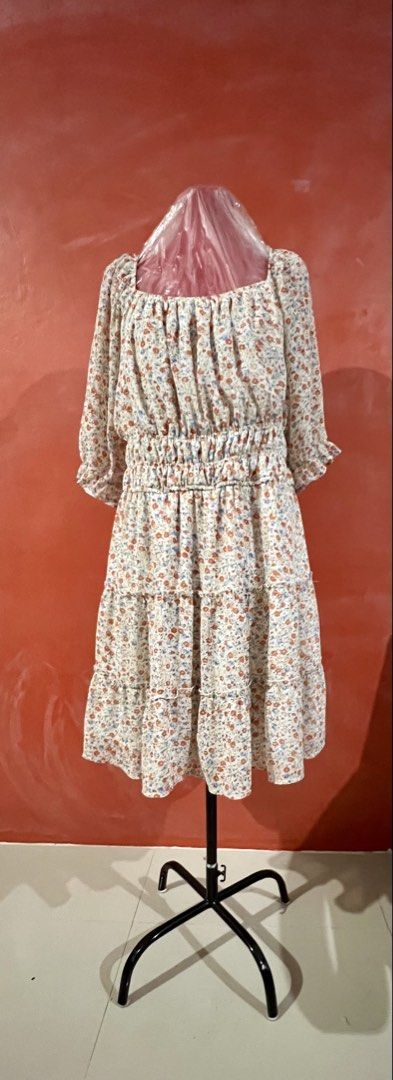 Plus size dress (Category: Dresses) located in Binan City. Submitted by prelovedplussizefashion (Listing ID 1466232128, Image 2). Description: 100kg to 130kg plus size body US size 22-24 EU 56-58 Bust 45”-49” Waist 37”-42” Below the knee length.