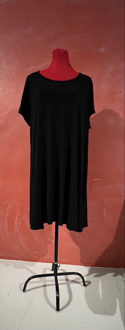 Plus size short sleeve dress (Category: Dresses) located in Binan City. Submitted by prelovedplussizefashion (Listing ID 1466236001, Image 2). Description: 80kg to 110kg plus size body US size 16-18 EU 50-52 Bust 40”-43.4” Waist 33”-36” Below the knee length.