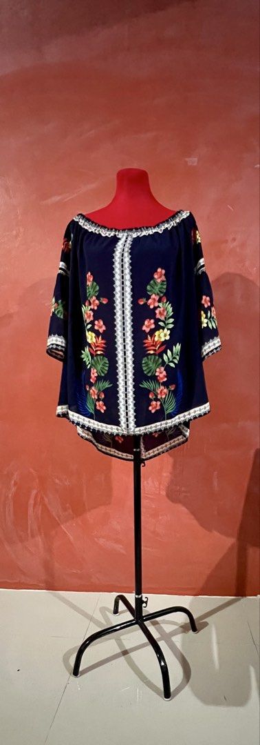 Plus size top (Category: Blouses) located in Binan City. Submitted by prelovedplussizefashion (Listing ID 1466232716, Image 2). Description: 100kg to 130kg plus size body US size 22-24 EU 56-58 Bust 45”-49” Waist 37”-42”.