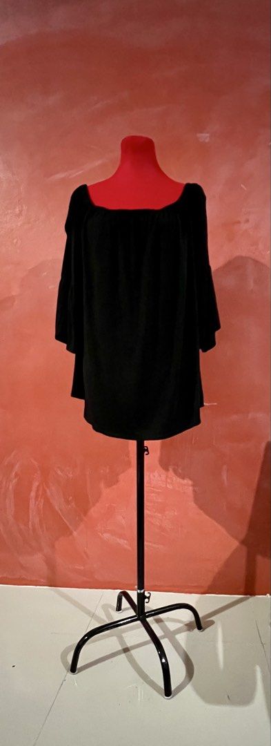 Plus size top (Category: Blouses) located in Binan City. Submitted by prelovedplussizefashion (Listing ID 1466233001, Image 1). Description: 100kg to 130kg plus size body US size 22-24 EU 56-58 Bust 45”-49” Waist 37”-42”.