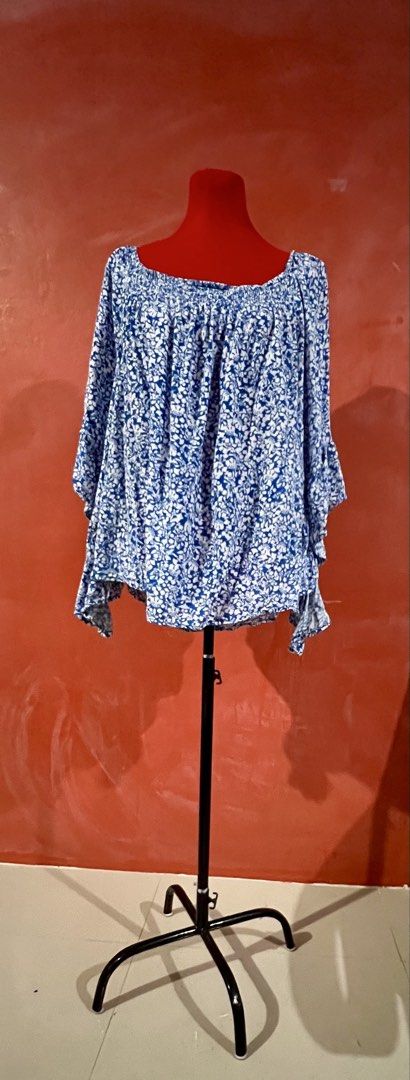 Plus size top (Category: Blouses) located in Binan City. Submitted by prelovedplussizefashion (Listing ID 1466233773, Image 2). Description: 100kg to 130kg plus size body US size 22-24 EU 56-58 Bust 45”-49” Waist 37”-42” .