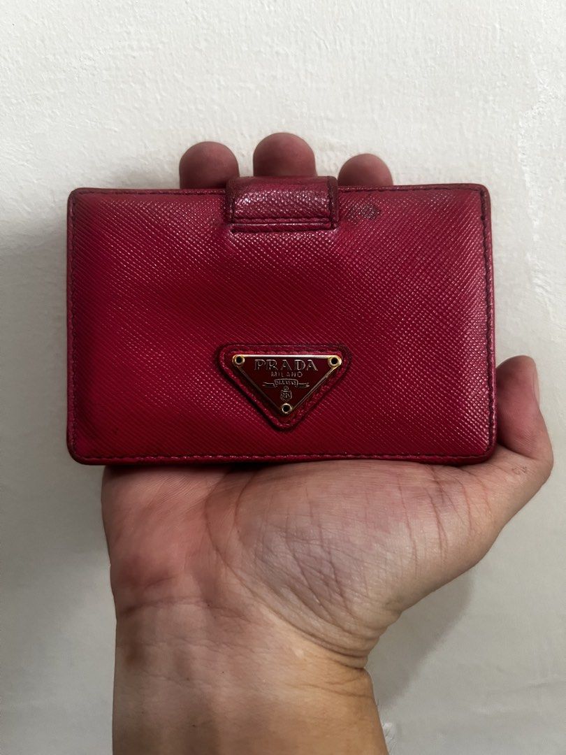 Prada card holder (Category: Luxury Bags & Wallets) located in Valenzuela. Submitted by dianzskiyo (Listing ID 1466173020, Image 1). Description: 💯 Authentic Prada card wallet LOCATION : VALENZUELA 🎀AVAILABLE! SOLD ITEMS ARE MARKED OR DELETED🎀 Preloved 📍 what you see is what you get 📍 Managed ur expectation - this is preloved 📍 Slightly negotiable 📍 All details were already posted (pls check photos para iwas sa redundant na tanong 😉) 📍 C