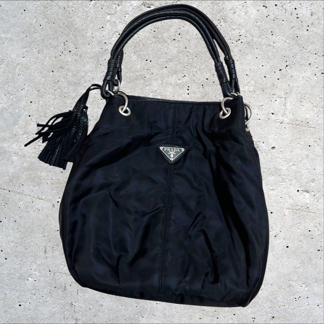 Prada Nylon Shoulder Bag (Category: Shoulder Bags) located in Iloilo. Submitted by trxfinds.ph (Listing ID 1466326515, Image 1). Description: .