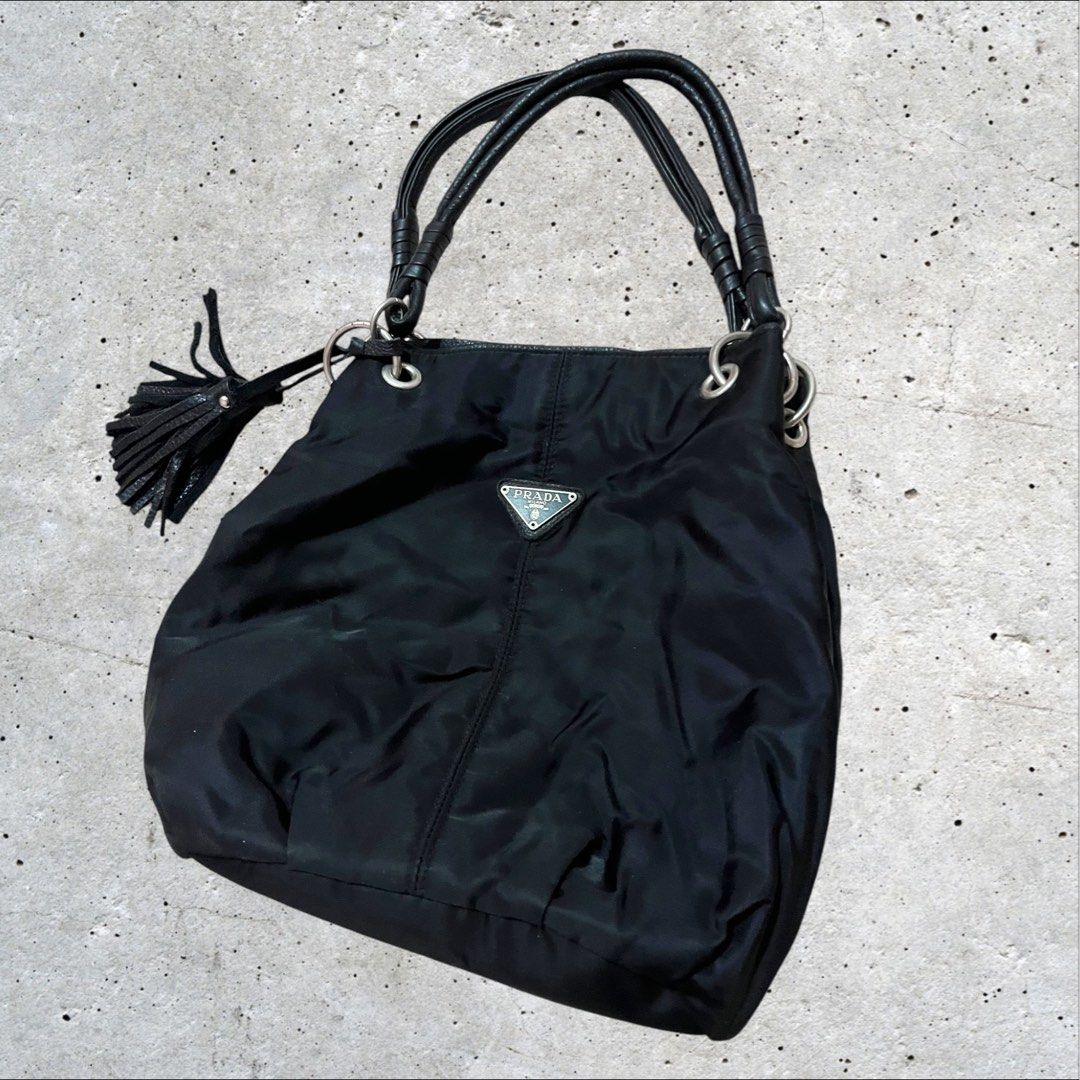 Prada Nylon Shoulder Bag (Category: Shoulder Bags) located in Iloilo. Submitted by trxfinds.ph (Listing ID 1466326515, Image 2). Description: .