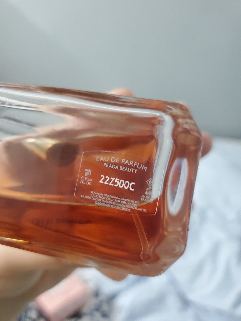 Prada Paradoxe Intense EDP 90ml (Category: Fragrance & Deodorants) located in Manila. Submitted by iceihyah (Listing ID 1466239372, Image 3). Description: 💯 AUTHENTIC HINDI PO AKO GUMAGAMIT NG FAKE :) My favorite perfume super long lasting abot hanggang umaga! RFS: need money.