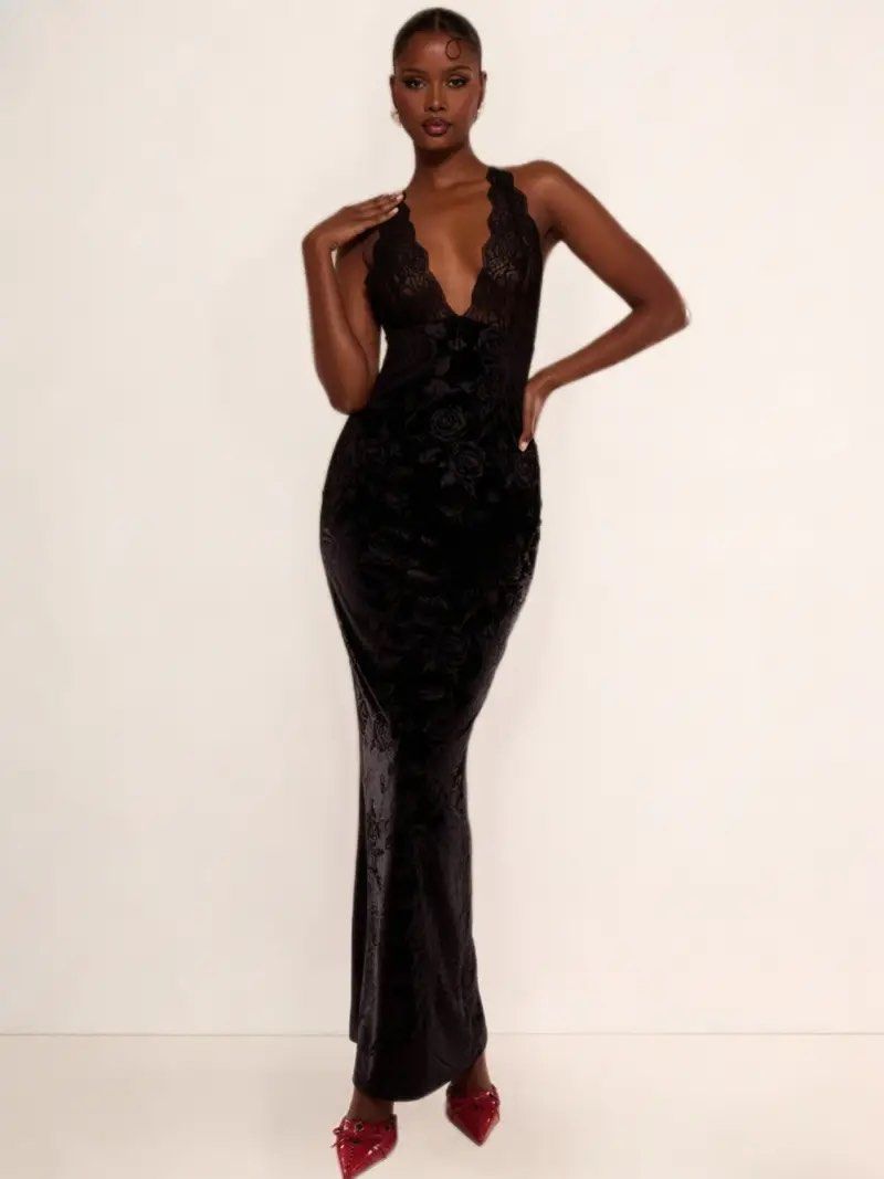 Pre loved | use but not abused (Category: Evening dresses & gowns) located in Bulacan. Submitted by happytiger_9321a4 (Listing ID 1466183659, Image 1). Description: Two gown for only 800php once lang na suot .
