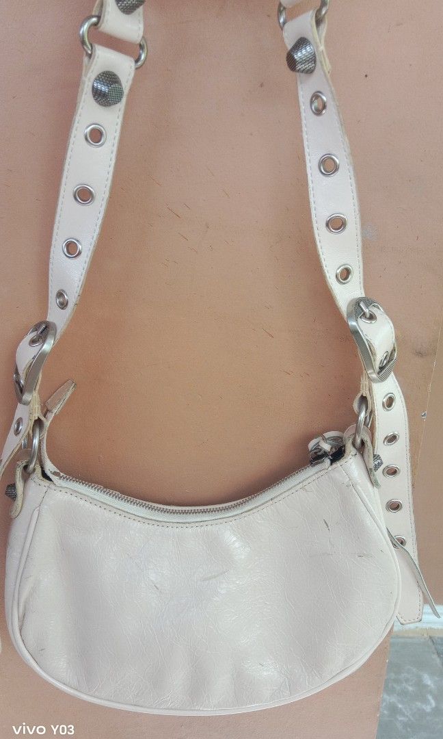 Preloved Balenciaga kili2x bag (Category: Luxury Bags & Wallets) located in Cabuyao City. Submitted by selections888 (Listing ID 1466161783, Image 3). Description: preloved from Japan supplier small size can fit cp,wallet and anik-anik color off white made in italy with code expect signs of use as preloved see detailed pics still good for daily use very unique and elegant design.