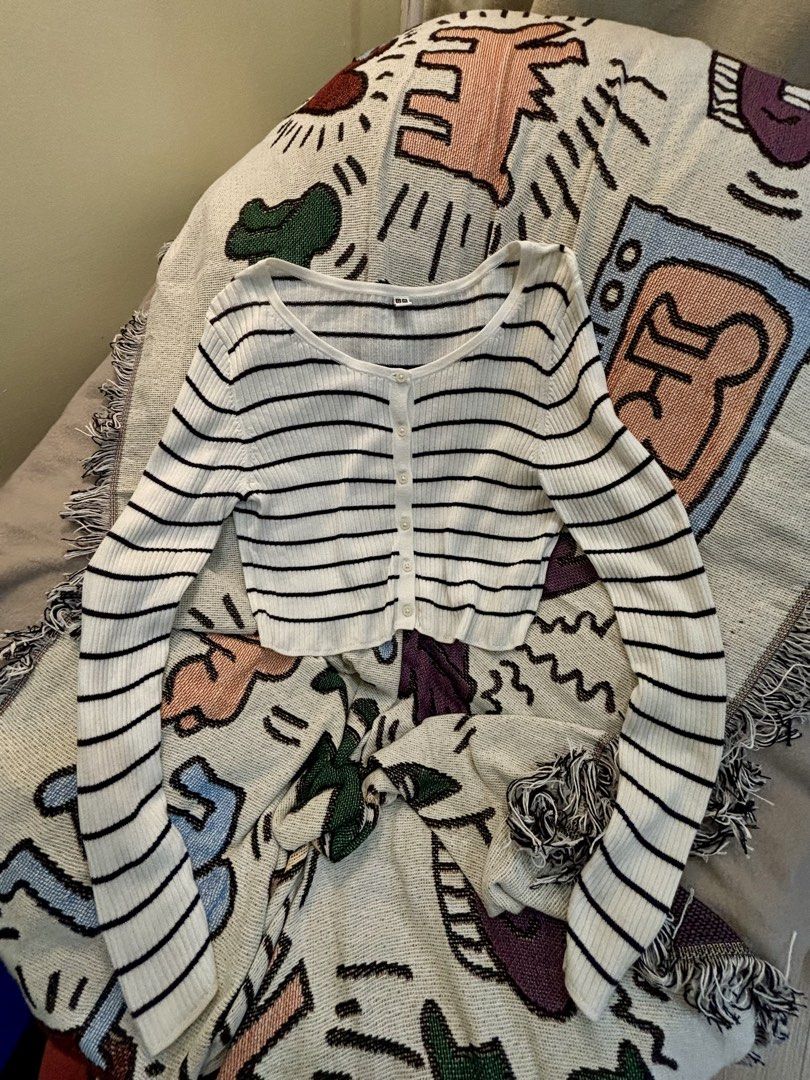 Preloved bundle Uniqlo Ribbed Cropped Cardigan (Category: Coats, Jackets and Outerwear) located in Quezon City. Submitted by MyJanuary (Listing ID 1466197926, Image 1). Description: - Preloved Uniqlo Ribbed crop cardigan - bundle price for ₱450 - the one in stripes has a flaw shown on picture. - This is not ukay. Bought in uniqlo store.. - Flaws: Small light stain near the bottom hem by the buttons - rfs: doens’t fit me anymore 🥲 Mop: gcash Mod: