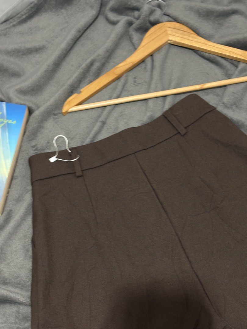 Premium Quality Chocobrown Trouser Size 28-29 (Category: Other Bottoms) located in General Trias. Submitted by hiraethcullen (Listing ID 1466326196, Image 2). Description: Waist - 28/29 Length - 40 Direct JNT 📍General Trias Cavite.