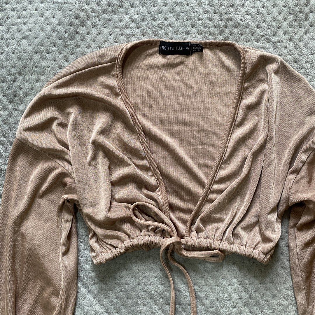 Prettylittlething cute self tie longsleeve top (Category: Longsleeves) located in Ajuy. Submitted by savvyclassics (Listing ID 1466311683, Image 2). Description: s to semi L has dot stain.