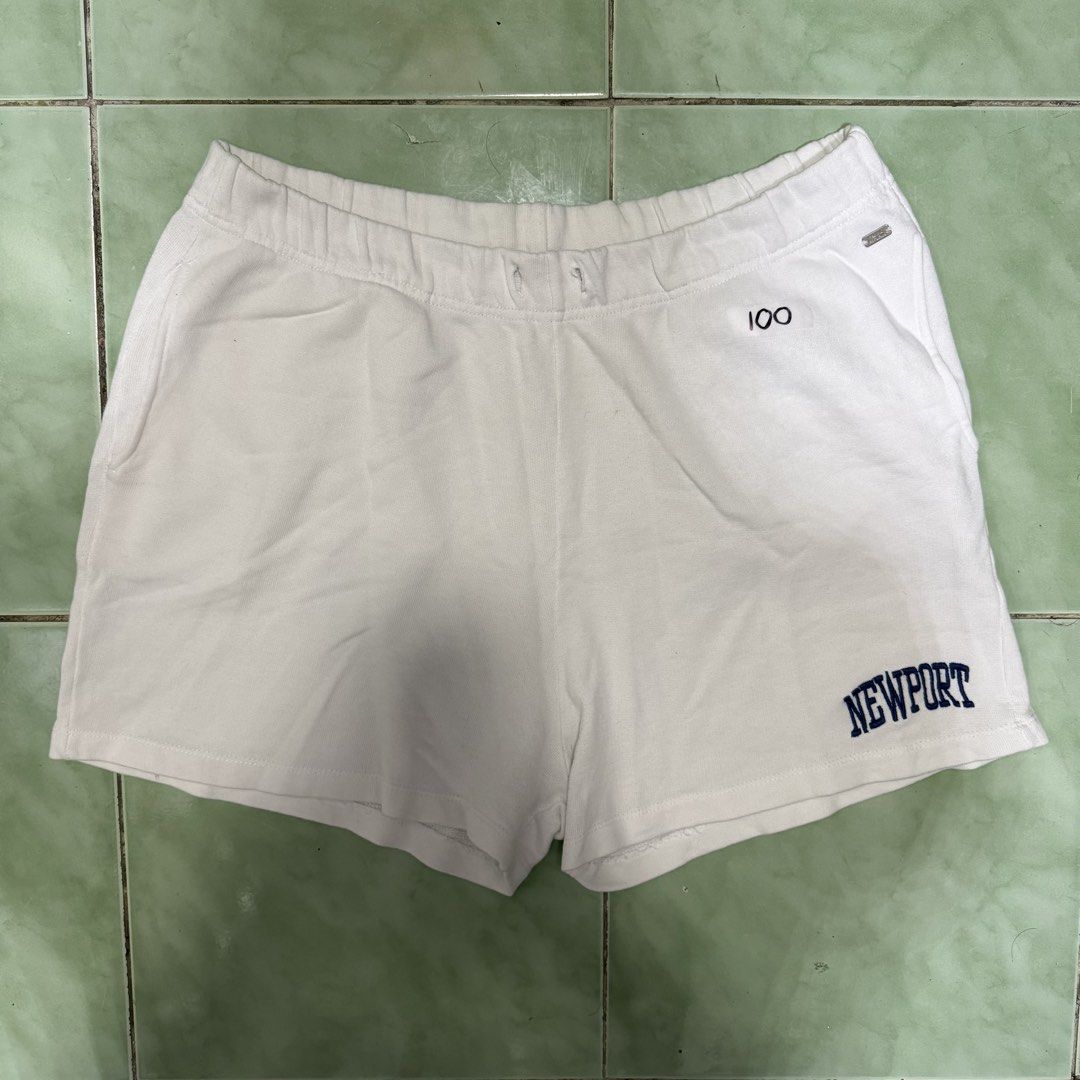 PULL & BEAR shorts (Category: Shorts) located in Mandaluyong City. Submitted by the.doll.wardrobe (Listing ID 1466321861, Image 1). Description: – size: L – mod: meetup around mandaluyong, j&t, and lalamove – mop: gcash, pnb, bdo, maya, gotyme, & maribank.