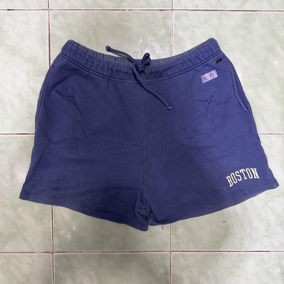 PULL & BEAR shorts (Category: Shorts) located in Mandaluyong City. Submitted by the.doll.wardrobe (Listing ID 1466322450, Image 1). Description: – size: L – mod: meetup around mandaluyong, j&t, and lalamove – mop: gcash, pnb, bdo, maya, gotyme, & maribank.