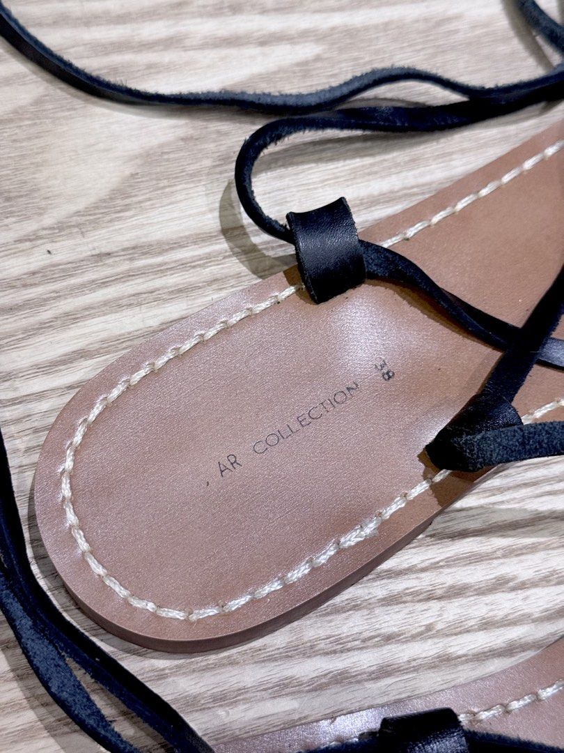 Pull&Bear Air Collection gladiator style flat sandals (Category: Flats & Sandals) located in Taguig. Submitted by annebydesign (Listing ID 1466204731, Image 3). Description: Hi all. Selling this Pull&Bear Air Collection gladiator style flat sandals for ₱500. Bought this for ₱1499 •Like new. Bought in SM Megamall •Size US8. True to size- •Leatherette gladiator straps •No dent s tapakan front & back Loc: Taguig BGC Mop: GCash/ Bank transfer/ COD Mo