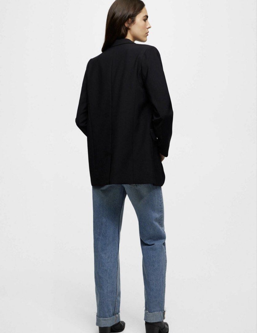 Pull&Bear Women's Basic Single-Button Tailored Blazer (Category: Coats, Jackets and Outerwear) located in Pasig City. Submitted by atticstreet (Listing ID 1466227915, Image 3). Description: .