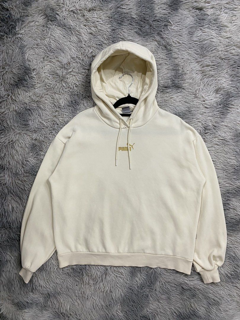 Puma Hoodie (Category: Coats, Jackets and Outerwear) located in Manila. Submitted by kurtmnla (Listing ID 1466302698, Image 1). Description: Puma Hoodie -Size M/ S FIT / Unisex -Condition 9.5/10 -Dimes 22x23 -issue Minimal Dirt Quezon city.
