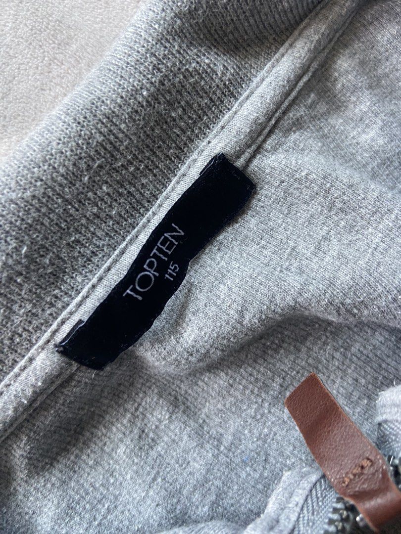 QUARTER ZIP GREY LONGSLEEVE (Category: Coats, Jackets and Outerwear) located in Bacolod City. Submitted by clerkhexx (Listing ID 1466321330, Image 3). Description: QUARTER ZIP GRAY LONG SLEEVE Brand: TOPTEN Measurements: WIDTH 26 LENGHT 25 Mine: 350 Condition of this item 10 - color rate 10- issue minimal hole Check every photos for conditions of the item.