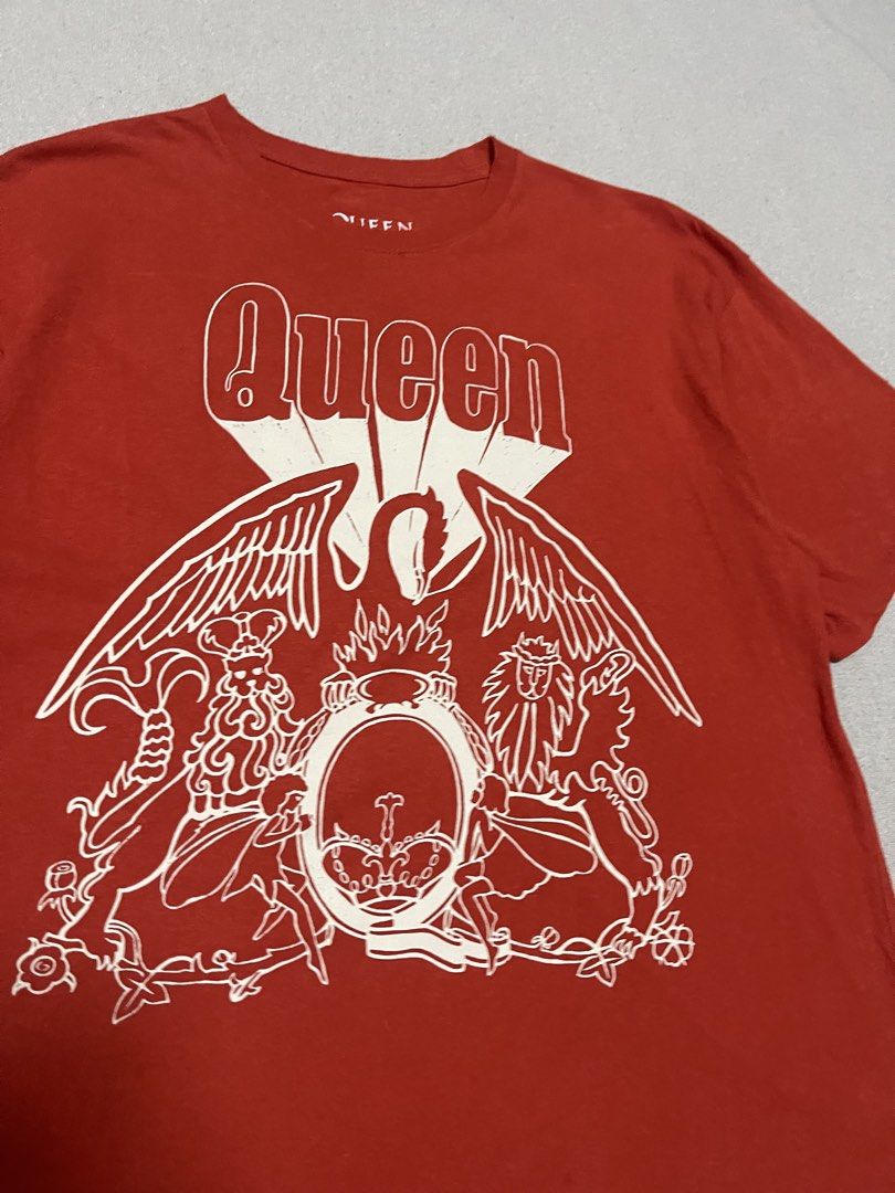 Queen Band Shirt (Category: Tshirts & Polo Shirts ) located in Bulacan. Submitted by sanjisthrift (Listing ID 1466284143, Image 2). Description: Size Small to Medium Boxy Width 21 Length 25.5 Excellent Condition 9/10.