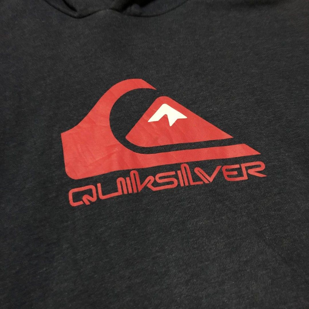 Quicksilver Hoodie (Category: Activewear) located in Camiling. Submitted by thriftscape2024 (Listing ID 1466319807, Image 3). Description: Excellent Condition Color rate: 9/10 Issue: ❌❌❌ Dimes: W18xL24.
