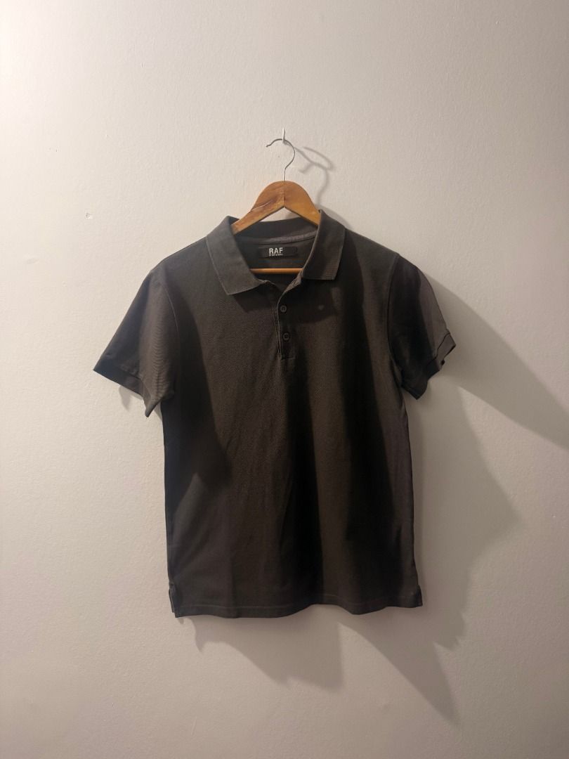 Raf by Raf Simons (Category: Coats, Jackets and Outerwear) located in Binan City. Submitted by the.nocturne.ones (Listing ID 1466296772, Image 1). Description: Flaws : Collar shows signs of usage Chest 19.29 in / 49 cm Length 24.61 in / 62.5 cm Shoulders 17 in / 43.2 cm Hem 19 in / 48.3 cm.