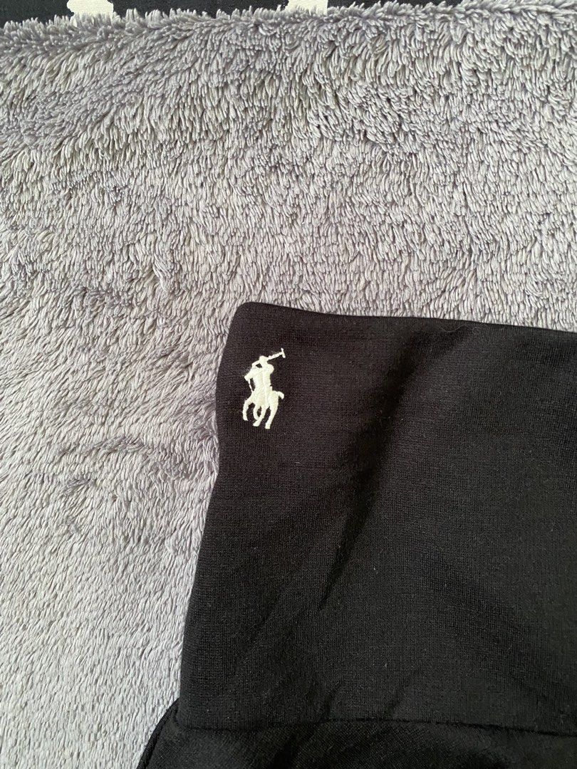 Ralph Lauren Skirt (Category: Skirts) located in Cebu City. Submitted by markvoid (Listing ID 1466233425, Image 2). Description: Ralph Lauren Skirt >Excellent Condition >Like New >No Flaws >Color Rate: 10/10 >Color May Vary Due To Light >Width: 24-26 (stretchable waistline) >length: 12 >Size: Extra Small >Price+SF >MOP: Gcash/Bank Transfer >Shipping: J&T Mandaue City.