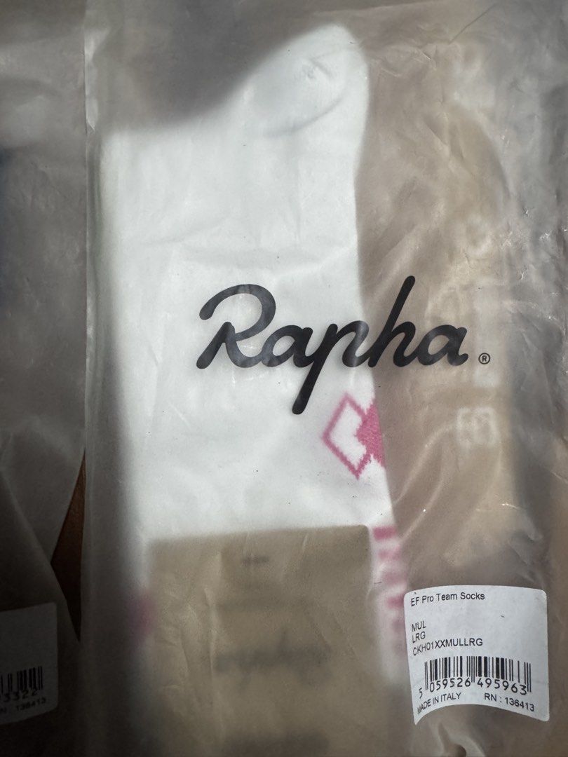 Rapha Socks Edition (Category: Socks) located in Simpang Ampat. Submitted by cyclingabib (Listing ID 1466334378, Image 3). Description: Socks L 2 pair Rm200.00 special price huree.
