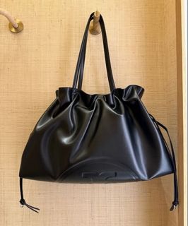 (Category: ) located in . Submitted by authentic_coach_mk_bag_murah (Listing ID 1466187540, Image 1). Description: .