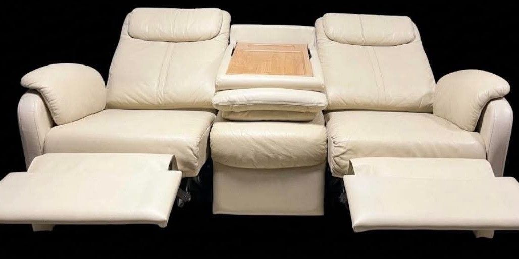Reclining sofa (Category: Sofas) located in Meycauayan. Submitted by marygracecasimiro (Listing ID 1466312039, Image 2). Description: Japan surplus Racliner 3 seaters sofa Japanese brand Ang ganda No damage Minor scratches Free delivery and COD PHP30k♥️.