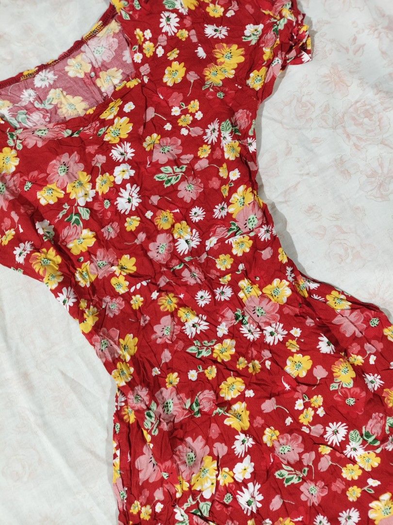 red floral ruffled hem mini dress (Category: Dresses) located in Bulacan. Submitted by angel.decluttersx (Listing ID 1466297656, Image 2). Description: small size cotton fabric material never worn pa no issue.