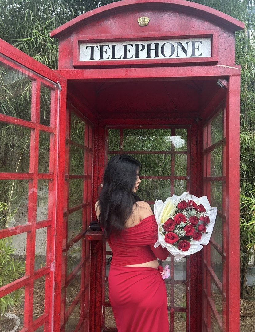 Red Off-Shoulder Long Dress (Category: Evening dresses & gowns) located in Santa Rita. Submitted by chloeclosette (Listing ID 1466273644, Image 2). Description: Off-shoulder long dress Large- XL Loc- pampanga.