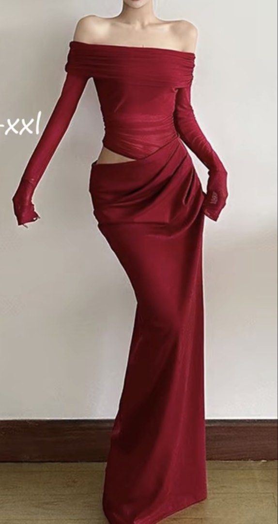 Red Off-Shoulder Long Dress (Category: Evening dresses & gowns) located in Santa Rita. Submitted by chloeclosette (Listing ID 1466273644, Image 1). Description: Off-shoulder long dress Large- XL Loc- pampanga.