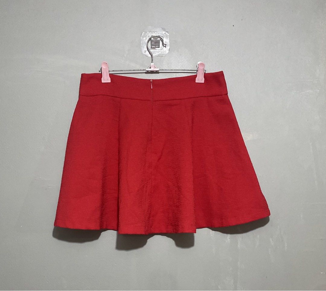 Red Skater Skirt (Category: Skirts) located in Mandaluyong City. Submitted by aiztyle (Listing ID 1466174078, Image 3). Description: RED Skater Skirt Measurement: Waist 29”-30” Length 15.5” SALE Php100.00 only.
