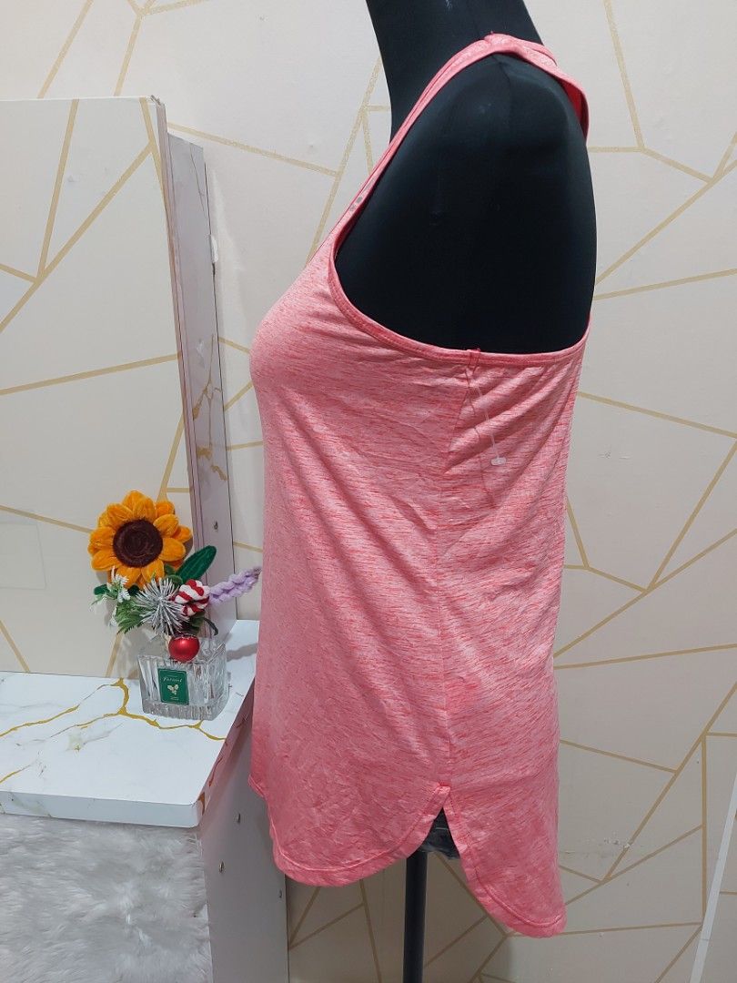 REEBOK pink top Activewear small (Category: Activewear) located in Manila. Submitted by jollyann_b1990 (Listing ID 1466319582, Image 2). Description: .