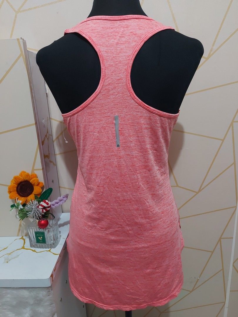 REEBOK pink top Activewear small (Category: Activewear) located in Manila. Submitted by jollyann_b1990 (Listing ID 1466319582, Image 3). Description: .