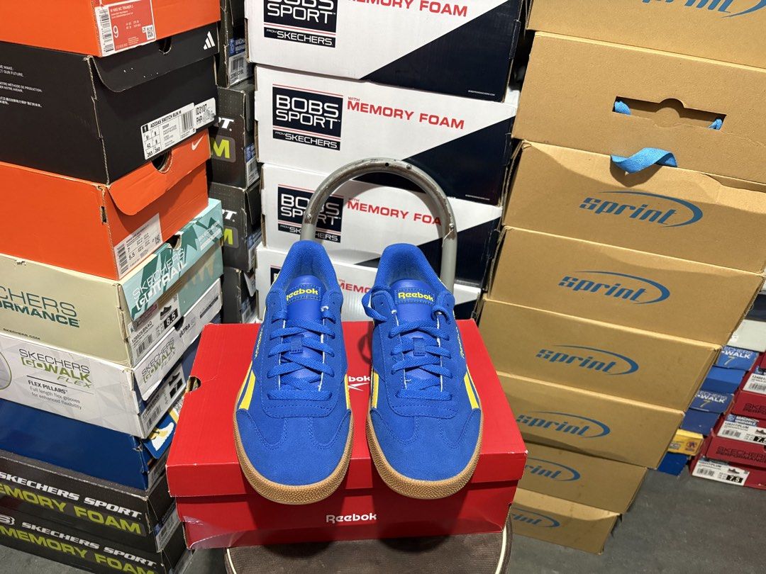 REEBOK SUEADE ORIGINAL (Category: Sneakers) located in Taguig. Submitted by rajiepenaf34481 (Listing ID 1466322184, Image 2). Description: 💯% ORIGINAL 💯 % BRAND NEW 💯 % LEGIT SELLER ✅GOLF SHOES SIZE: 8.5 US WOMEN BELOW SRP FROM: 4,999❌ NOW: 1,800✅ SHIP VIA ✅LALAMOVE ✅LBC (OUTSIDE MANILA) ✅J&T MOP: COD COP GCASH ITEM CHECK BEFORE PAYMENT WILLING FOR MEET UP SA MALAPIT LOCATION: Taguig City.