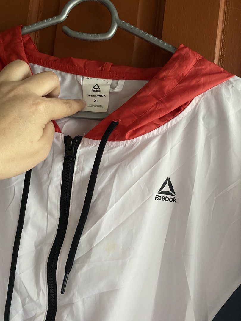Reebok Windbreaker (Category: Coats, Jackets and Outerwear) located in Manila. Submitted by qamilluxe (Listing ID 1466248671, Image 3). Description: Large mens Like new Panalo to ang ganda! .