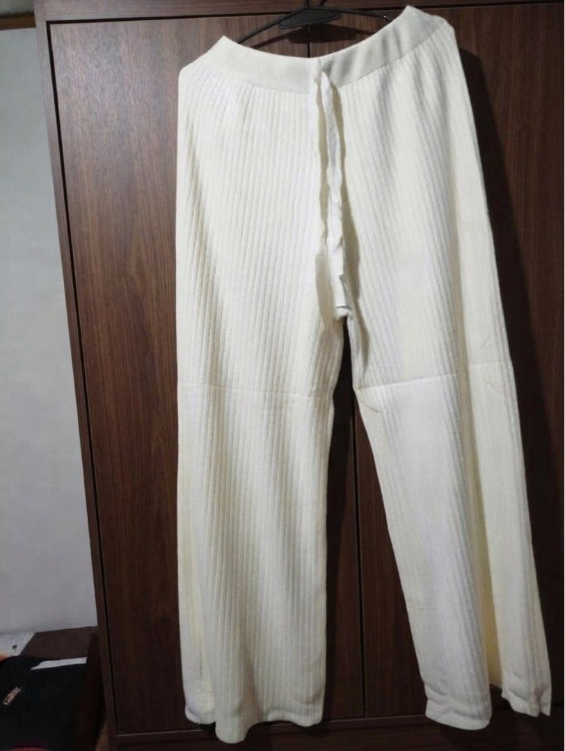 RIBBED KNIT WIDELED PANTS (Category: Other Bottoms) located in Taguig. Submitted by jane.klosette (Listing ID 1465810987, Image 3). Description: BRANDNEW Delivery via Lalamove, payment first. 📍 Taguig.