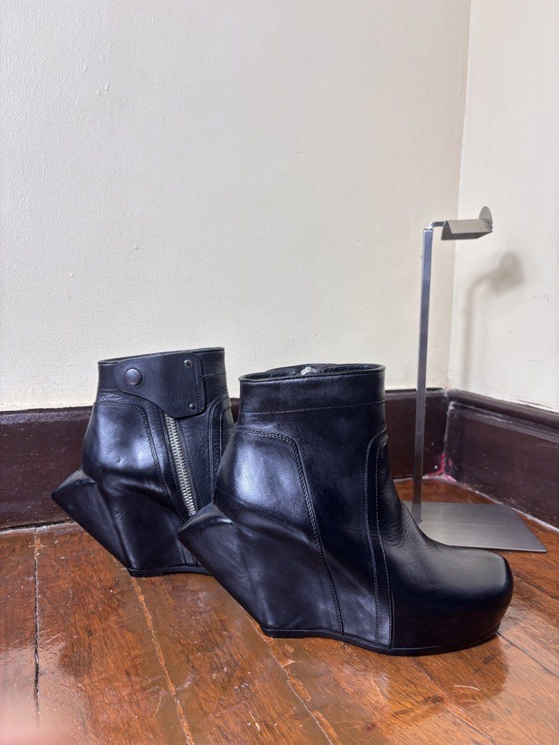 Rick Owens Leather buckled boots (Category: Boots) located in Manila. Submitted by earlylifecrisis3 (Listing ID 1466289390, Image 3). Description: Size 37 Condition 9/10 Measure it by inch Insole: 10 Outsole: 8 Heels: 4 •Refund / Returns not allowed allowed •Please do check the dimensions size on labels sometimes are not accurate on the sizing •Ask me before purchasing.