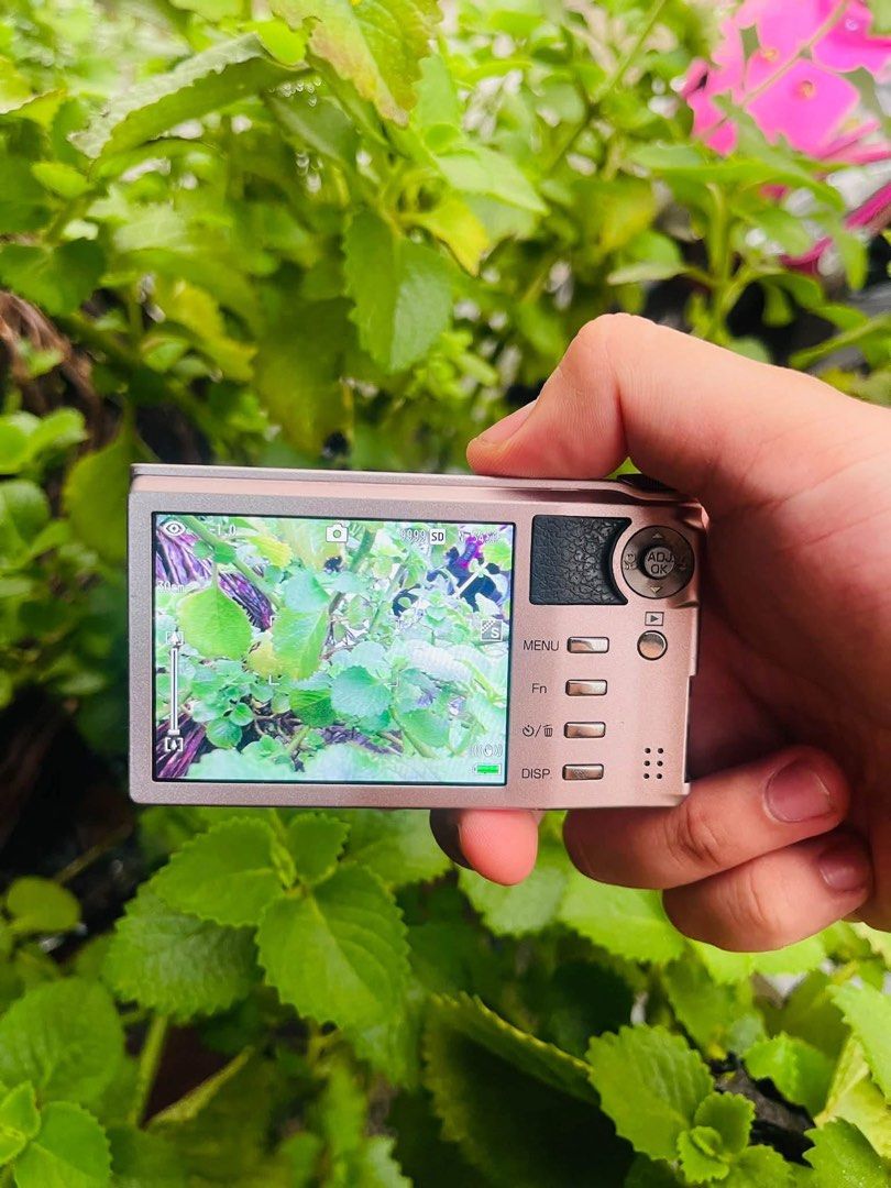 Ricoh CX1 Digital Camera Rose Gold (Category: Cameras) located in Manila. Submitted by caliii1 (Listing ID 1466171522, Image 3). Description: Ricoh CX1 Rare Camera! Ricoh CX1 Pink 9.29 Megapixels Inclusions • Unit • Strap • Original Ricoh battery • Original Ricoh Charger No port cover Pm me if interested! Sample shots posted! Rose gold Ricoh CX1 compact digital camera. 7.1x optical wide zoom lens. Built-in flash on the front. Rear screen powers o