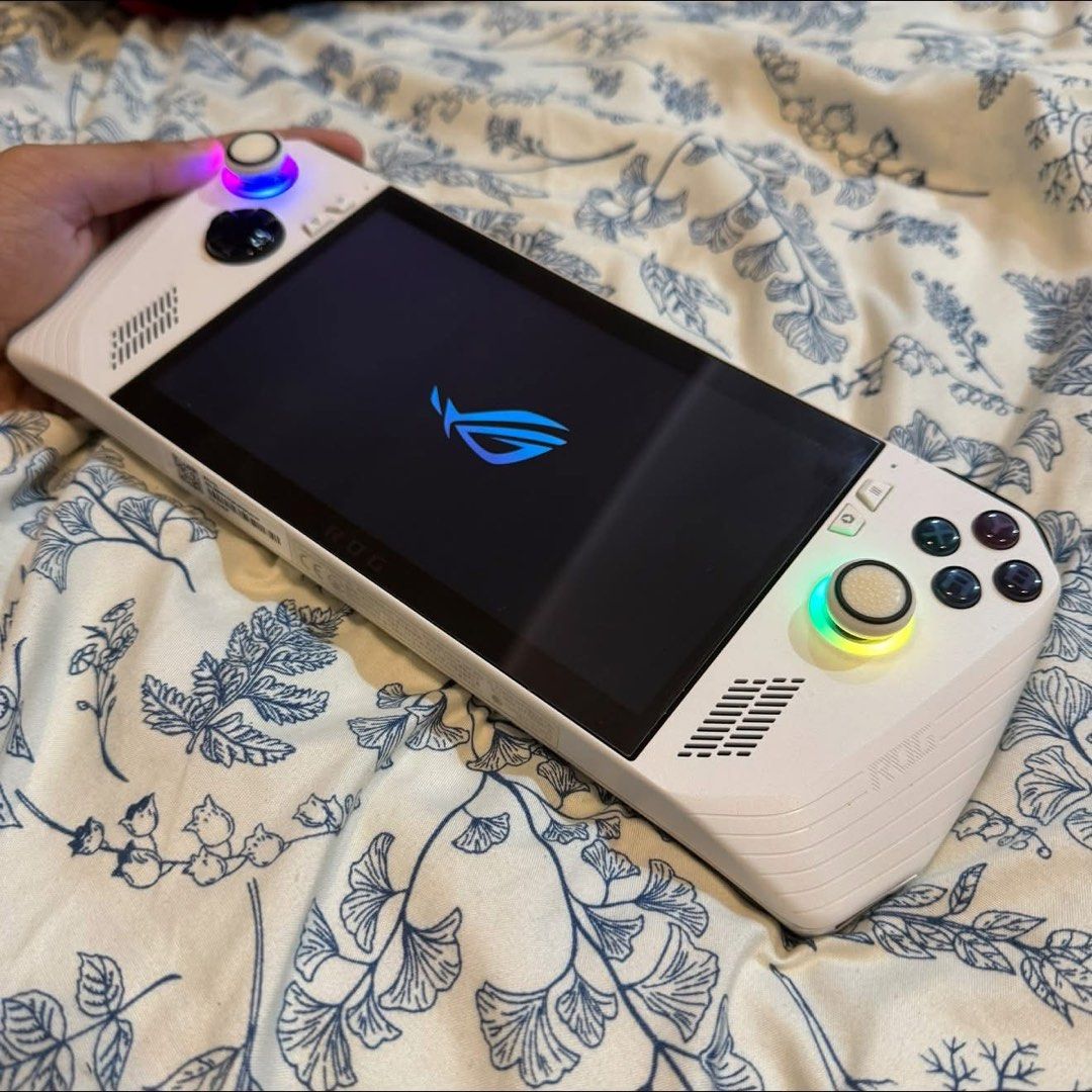ROG Ally Z1 Extreme (Category: Laptops & Notebooks) located in Manila. Submitted by coolocean_df6b2b (Listing ID 1466177999, Image 1). Description: 512GB SSD 16GB RAM No issue, barely used, played Cyberpunk 2077 only - one playthrough Bought in Hong Kong w/ travel case, jelly case, tempered glass, USB-C hub w/out box (unit and charger only) RFS: not into gaming anymore Location: MOA, Pasay.
