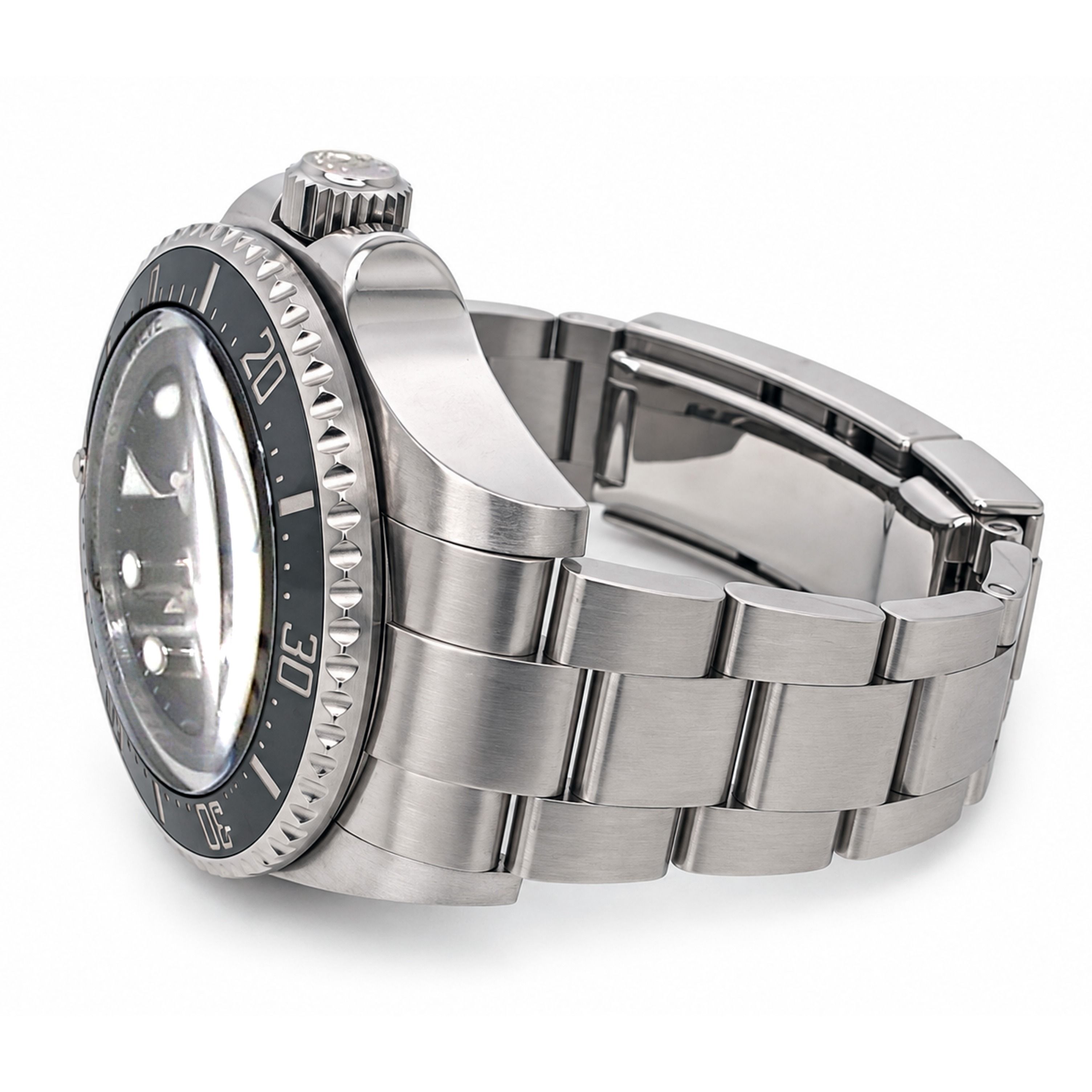 Rolex Sea-Dweller Deepsea 116660 (JW260W601) - ValueMax (Category: Watches) located in Singapore. Submitted by ValueMax_SG (Listing ID 1466233178, Image 3). Description: This Rolex Sea-Dweller Deepsea 116660 watch. Its SKU code is JW260W601. The watch is AUTOMATIC with the main materials STAINLESS STEEL. The case diameter is 44MM. The bezel material is CERAMIC, and the glass material is SAPPHIRE CRYSTAL. It not comes with the certificate or box. 