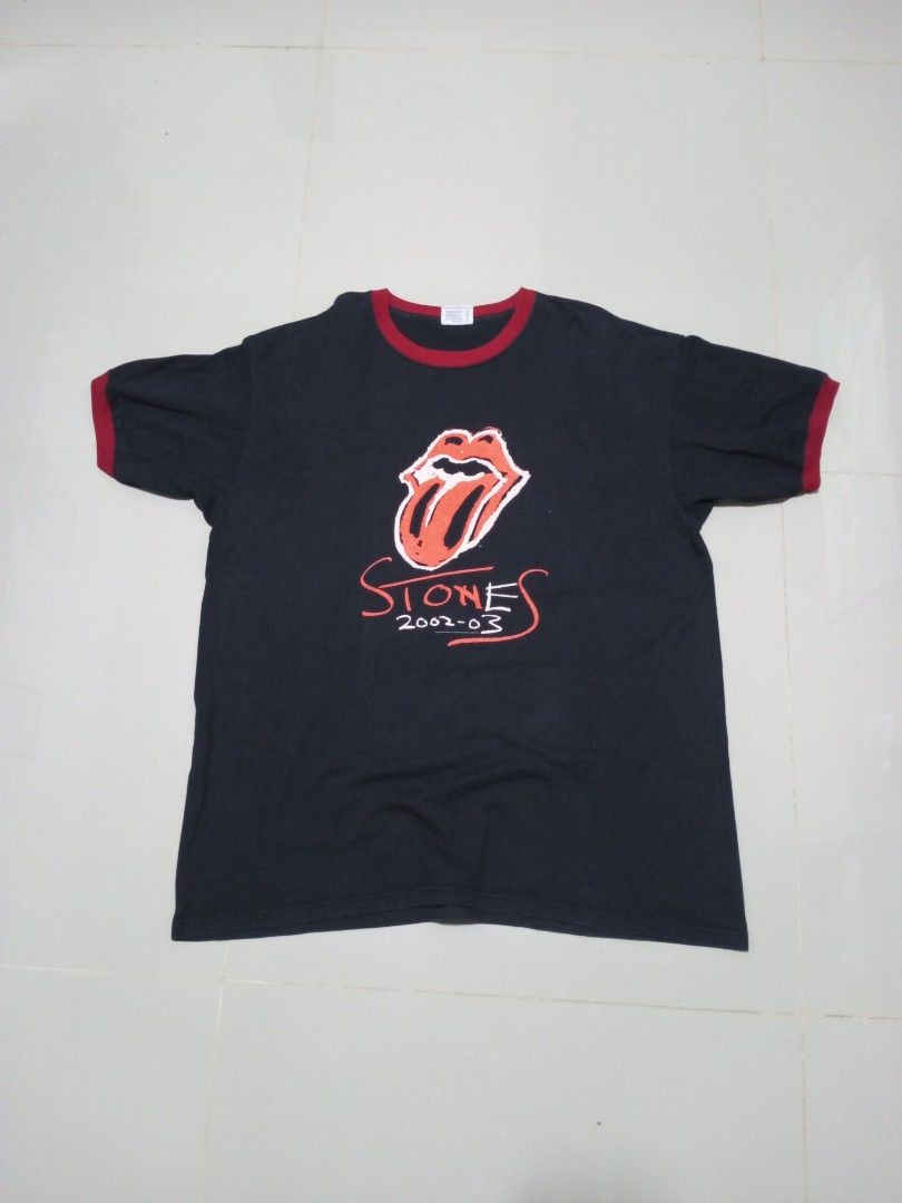 Rolling stone band tee (Category: Activewear) located in Manila. Submitted by _t20hrift (Listing ID 1466332780, Image 2). Description: Rolling stone band tee Size •Xl 23.5 | 30 dimension.