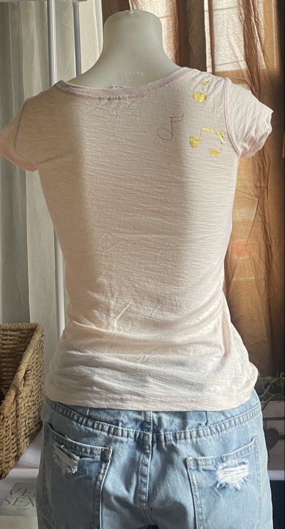 Roxy Shirt (Category: Shirts) located in Batangas. Submitted by norskieshoppe (Listing ID 1466286820, Image 3). Description: small.