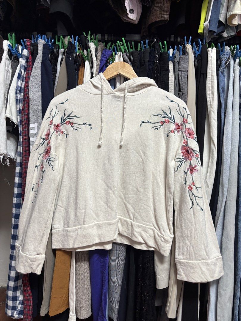 rue21 jacket (Category: Coats, Jackets and Outerwear) located in Pila. Submitted by isabelasthriftclothes (Listing ID 1466305910, Image 1). Description: .