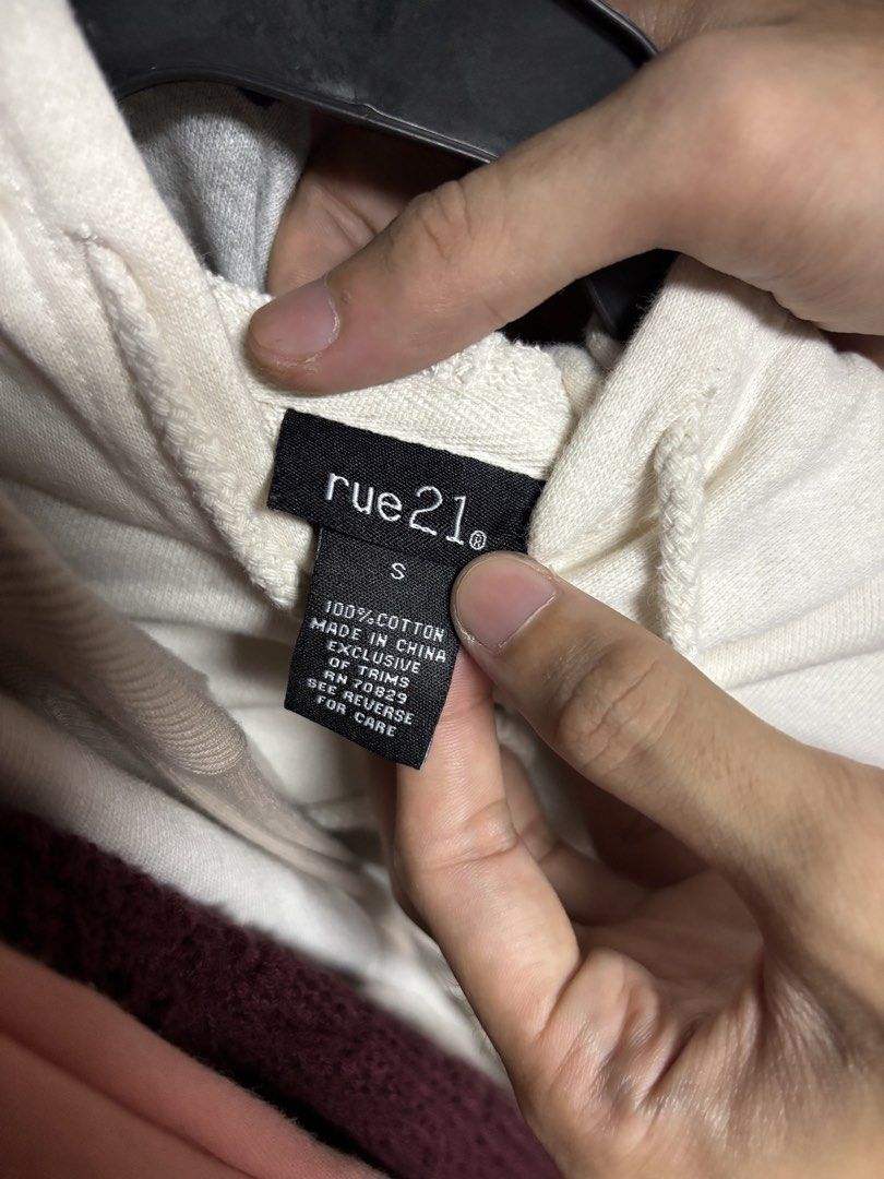 rue21 jacket (Category: Coats, Jackets and Outerwear) located in Pila. Submitted by isabelasthriftclothes (Listing ID 1466305910, Image 2). Description: .