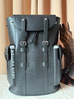 (Category: ) located in . Submitted by bagsandshoesmanymore (Listing ID 1466244008, Image 1). Description: .