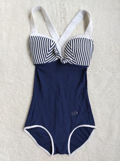 (Category: ) located in . Submitted by closetbykimkirsten (Listing ID 1466232282, Image 1). Description: .