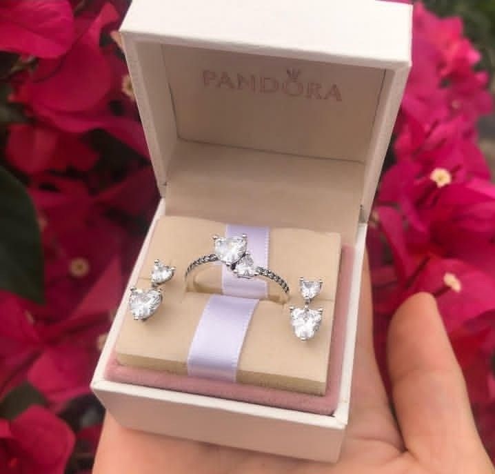 SALE!! PANDORA DOUBLE HEART RING & STUD EARRINGS SET (Category: Rings) located in Pasig City. Submitted by ttitalaana20198 (Listing ID 1466285131, Image 1). Description: .
