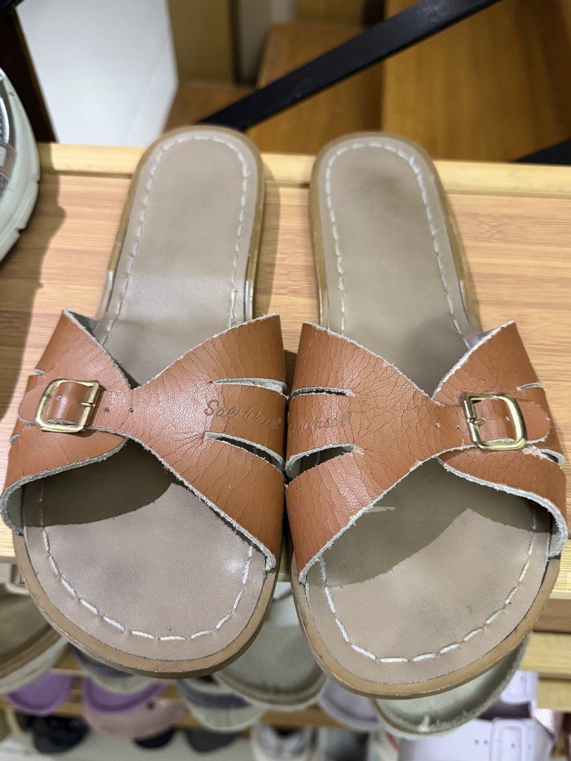 Saltwater size 8 (Category: Flats & Sandals) located in Quezon City. Submitted by theluxuryrack (Listing ID 1466333978, Image 1). Description: .