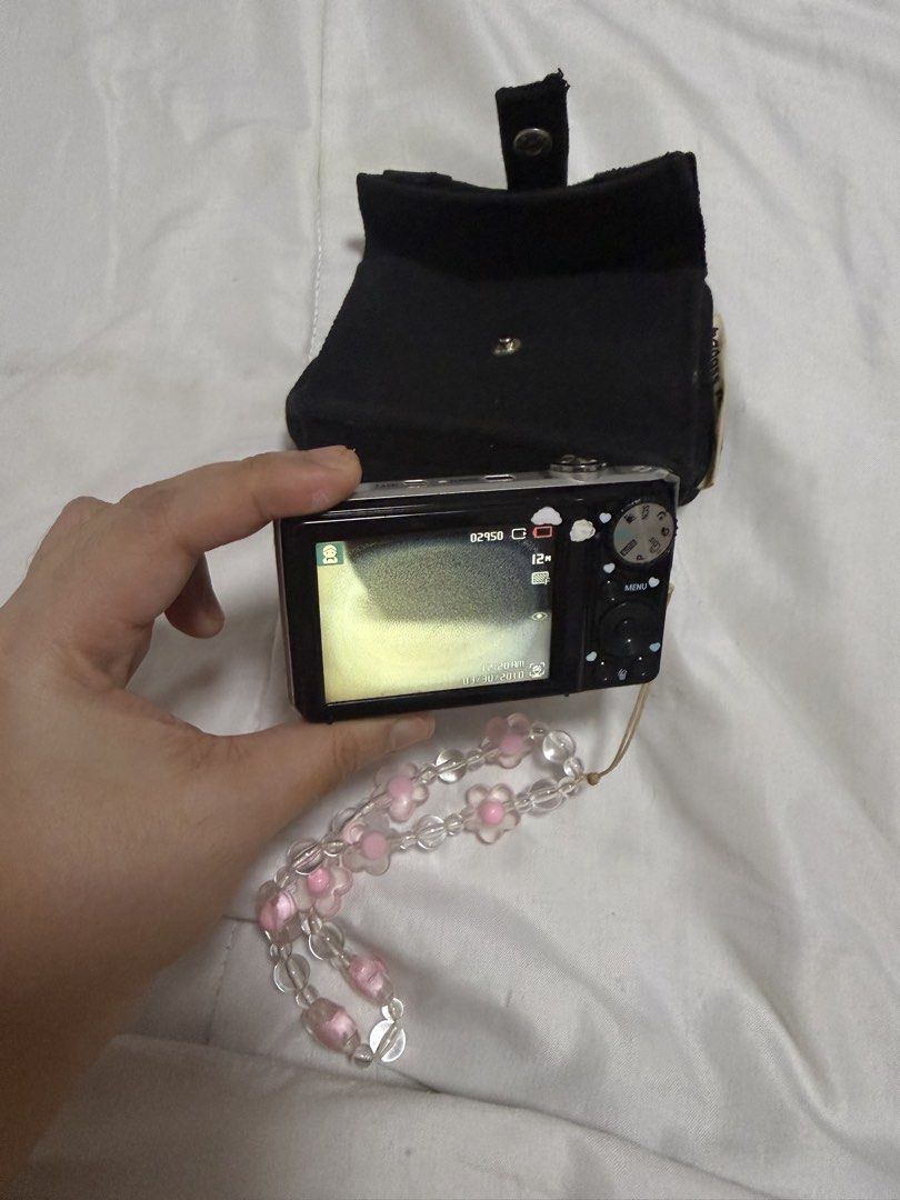 SAMSUNG DUAL DIGICAM (Category: Cameras) located in Caloocan City. Submitted by shehadtogo.ph (Listing ID 1466291350, Image 2). Description: • Samsung digital camera • Includes battery, camera pouch & handle charm (SD card not included) • Camera is still working and usable • LCD needs fixing, but camera still functions • Selling AS IS due to LCD issue • Please check all photos for actual condition Can send more photos/videos upon request. Just DM